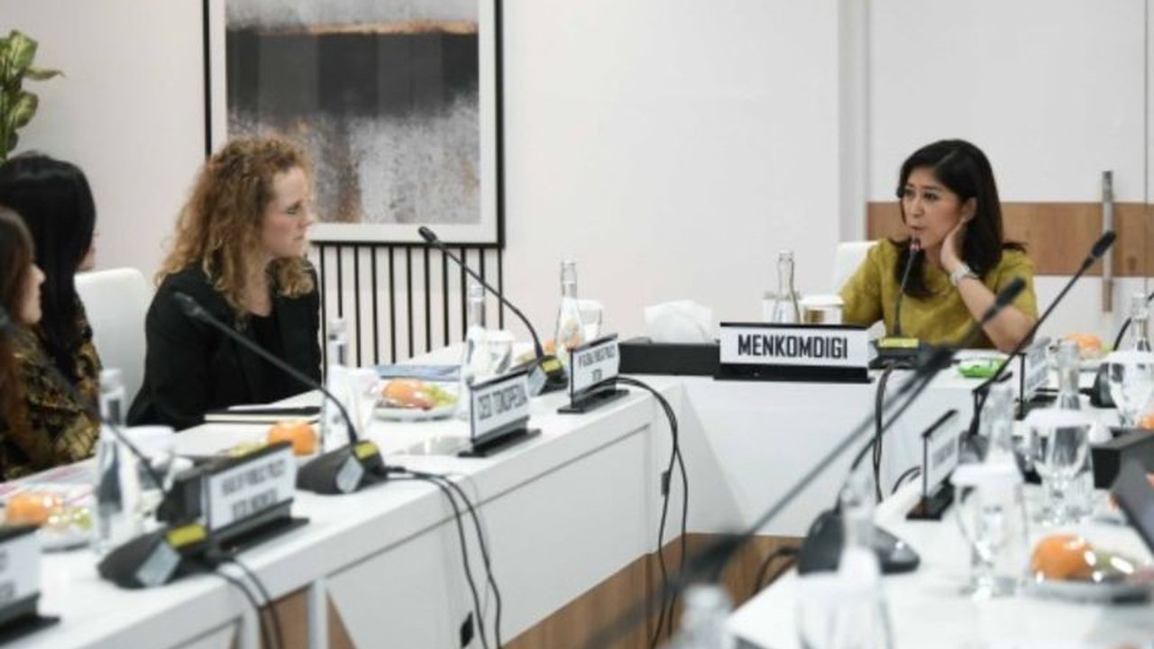 Menkominfo Tekankan Kewajiban Platform Digital Lindungi Anak