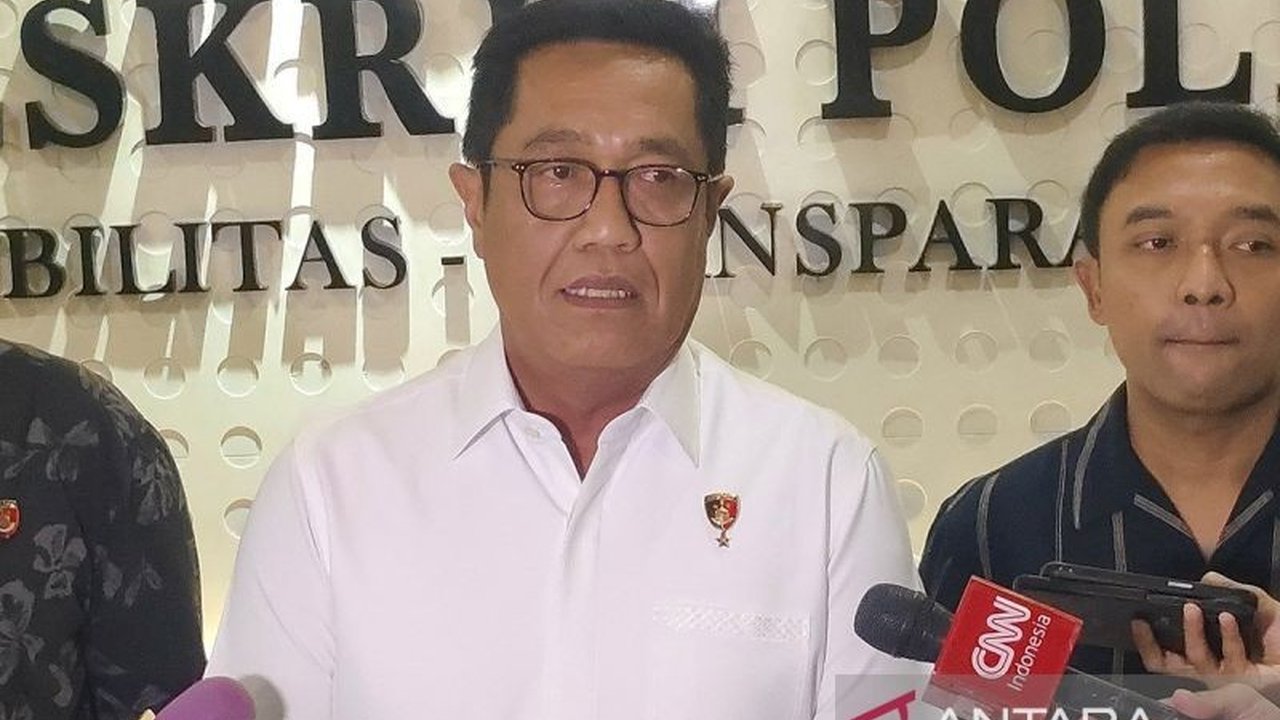 Direktur Tindak Pidana Umum Bareskrim Polri, Brigjen Pol. Djuhandhani Rahardjo Puro, memberikan klarifikasi terkait laporan dugaan penggelapan sertifikat tanah yang dilaporkan oleh Brata Ruswanda.