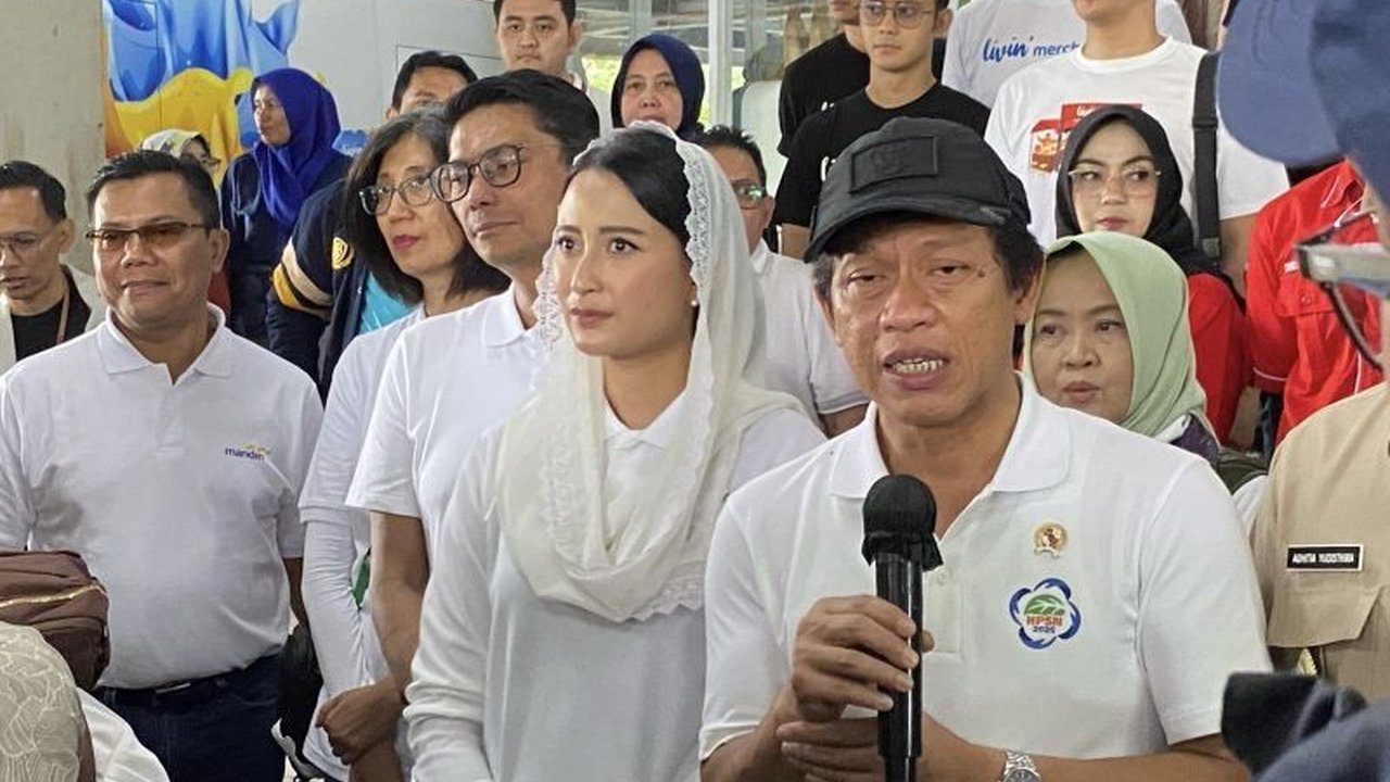 Menteri Lingkungan Hidup menyerukan evaluasi menyeluruh atas pengelolaan sampah di Indonesia, menandai 18 tahun tragedi TPA Leuwigajah dan menekankan pentingnya Hari Peduli Sampah Nasional.