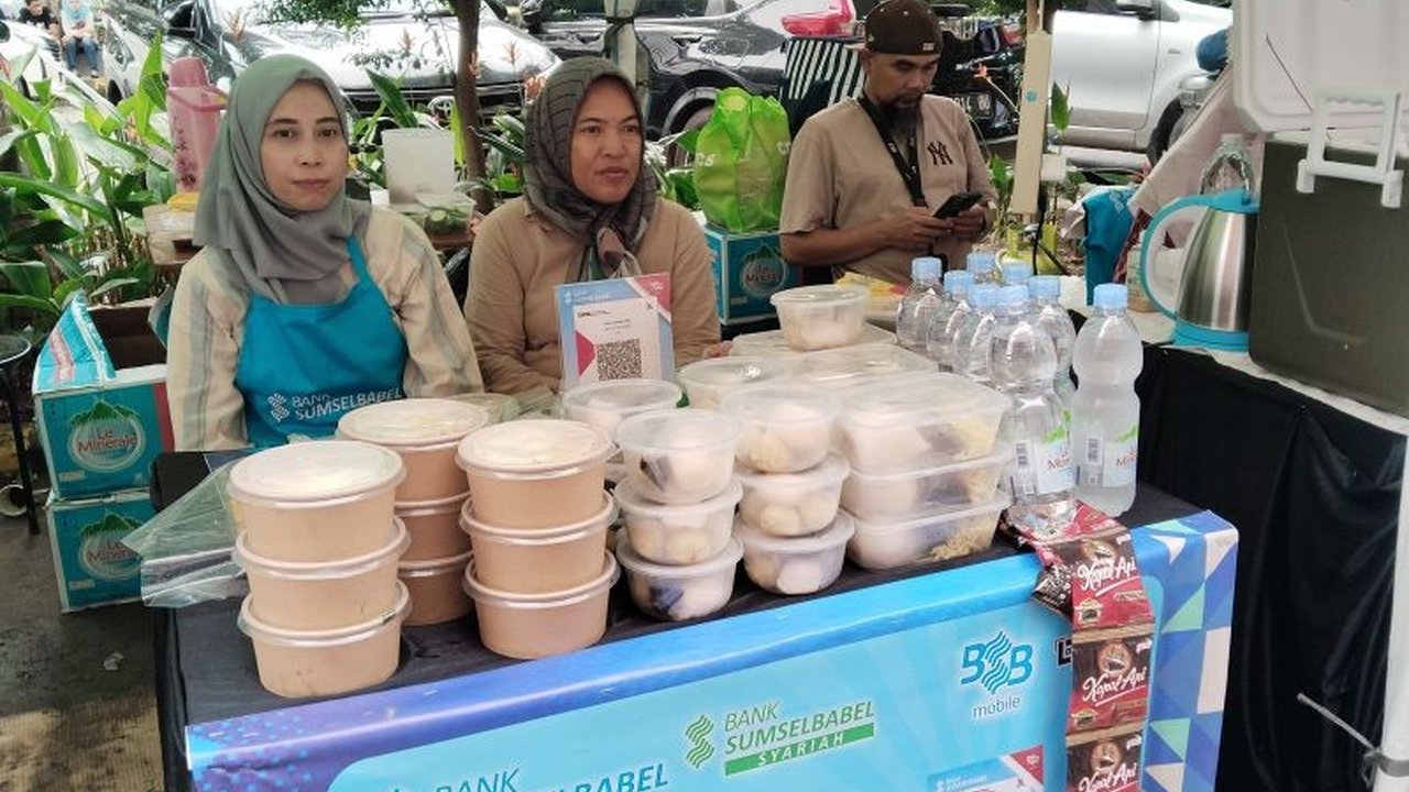 Pelaku UMKM di Palembang meraup omzet hingga Rp2 juta per hari selama penyelenggaraan Proliga 2025, meskipun ada penurunan dibandingkan tahun sebelumnya.