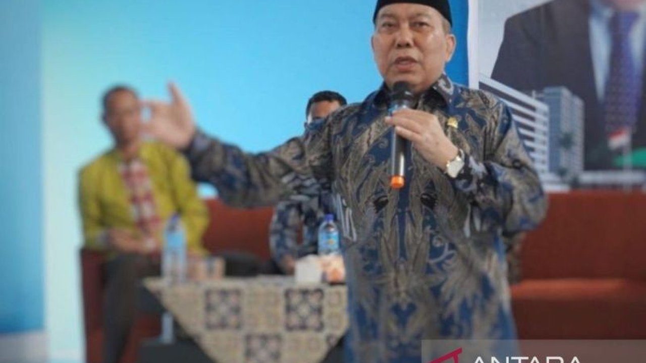 Anggota DPR RI Muazzim Akbar mengajak warga Lombok Barat mendukung Program Makan Bergizi Gratis untuk mengatasi stunting dan meningkatkan gizi masyarakat.
