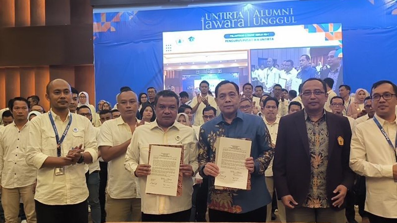Lamhot Sinaga, Wakil Ketua Komisi VIII DPR RI, melantik pengurus pusat Ikatan Alumni Universitas Sultan Ageng Tirtayasa (IKA Untirta) periode 2024-2029,  dengan visi mewujudkan slogan 'Untirta Jawara, Alumni Unggul' dan mendorong pemberdayaan UMKM.