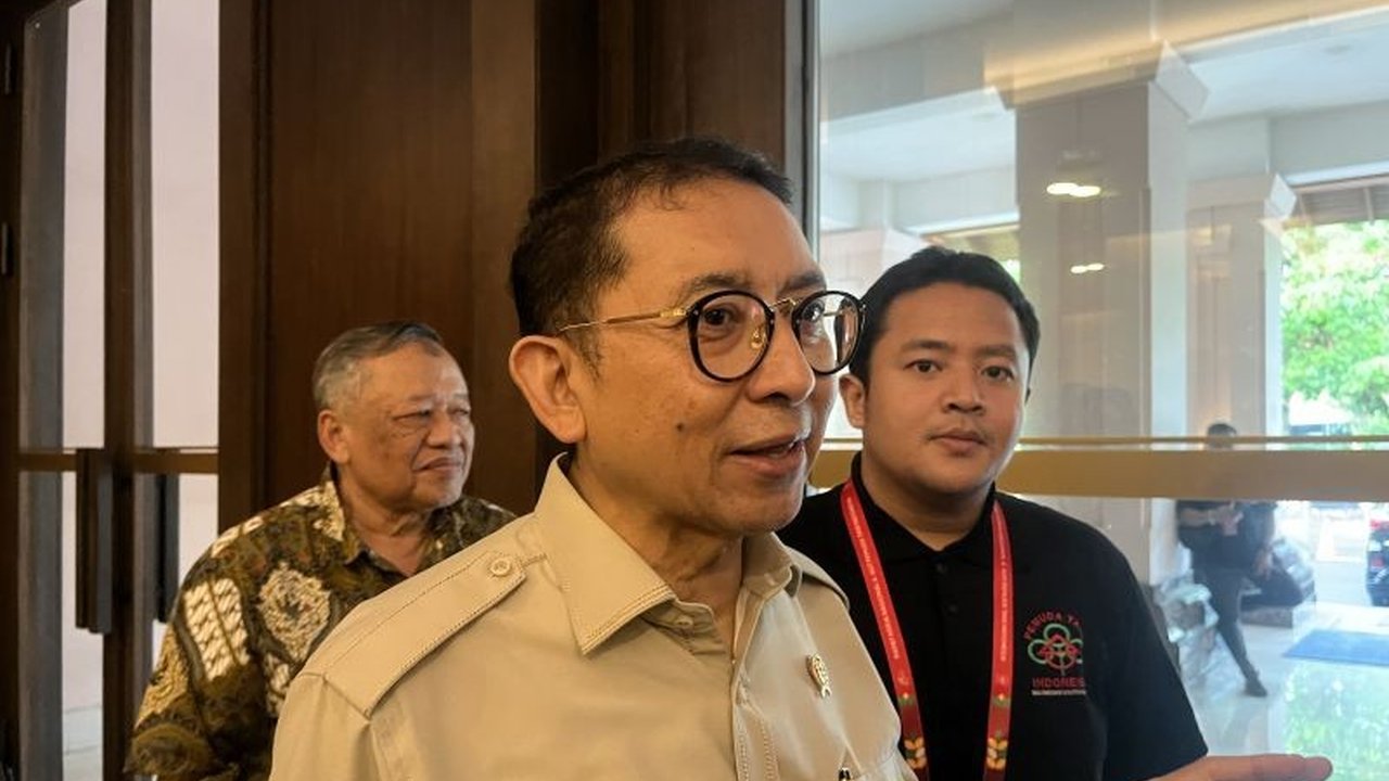 Menteri Kebudayaan, Fadli Zon, menekankan pentingnya integrasi budaya lokal dalam menyelesaikan tantangan pertanian Indonesia, seperti sistem Subak di Bali yang diakui UNESCO.