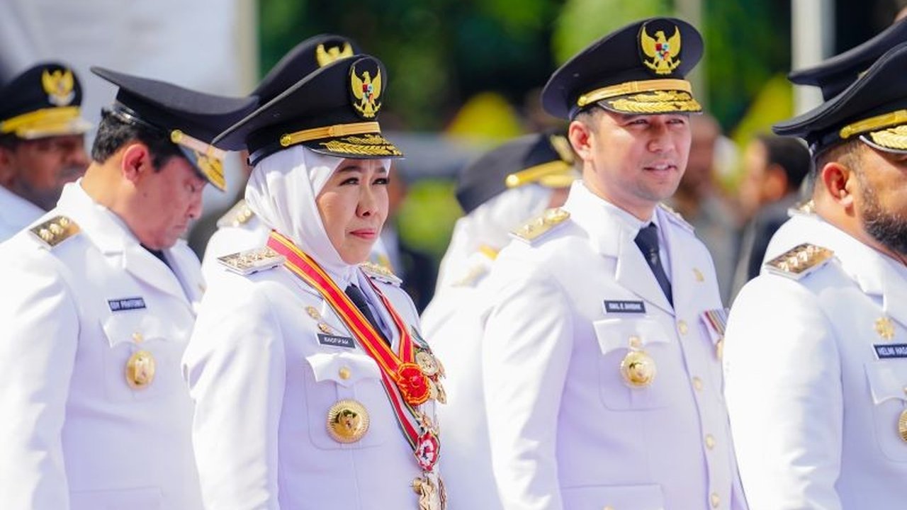 Wagub Jatim Emil Dardak langsung bergerak cepat menindaklanjuti arahan Gubernur Khofifah, dengan fokus utama pada perbaikan infrastruktur dan pendidikan di Jawa Timur.