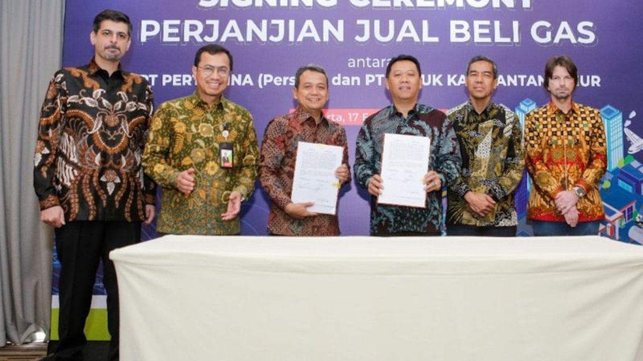 Kerja sama Pupuk Kaltim dan Pertamina melalui penandatanganan PJBG memastikan pasokan gas untuk produksi pupuk hingga 2028, menjamin ketahanan pangan nasional.