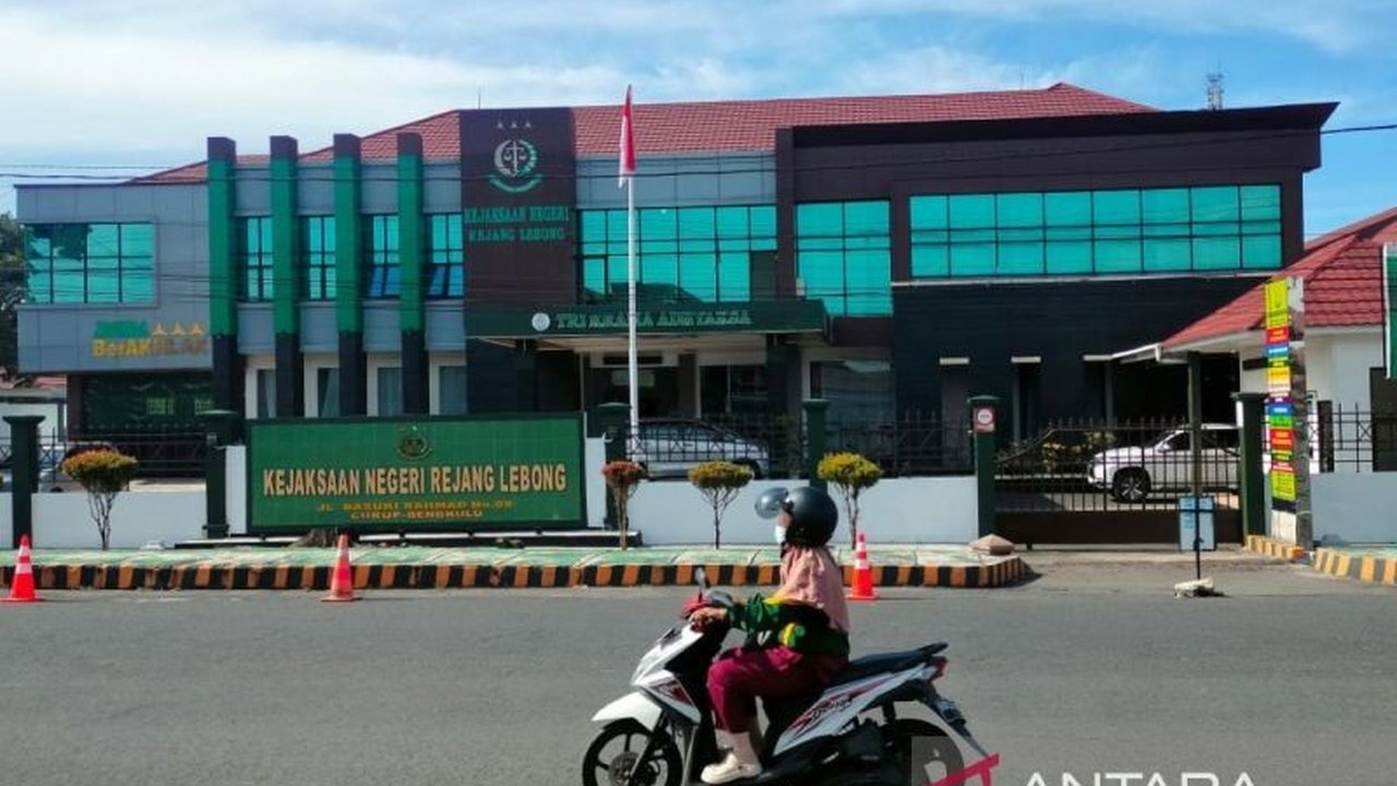 Kejari Rejang Lebong, Bengkulu, mendampingi BPKD dalam penagihan tunggakan Pajak Bumi dan Bangunan (PBB) senilai Rp3,2 miliar, berhasil menagih Rp66 juta.