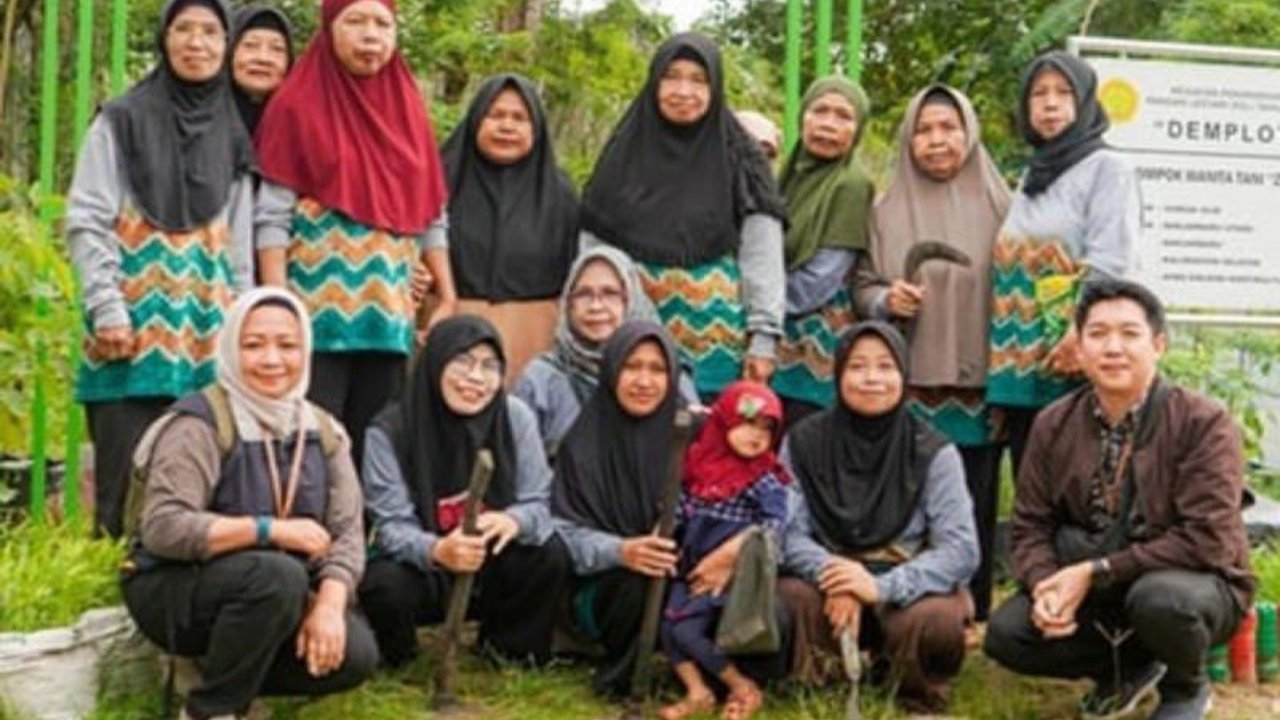 Kelompok Wanita Tani Zea Mays di Banjarbaru sukses terapkan pertanian perkotaan, meningkatkan ketahanan pangan dan kesejahteraan warga melalui budidaya berbagai sayuran.