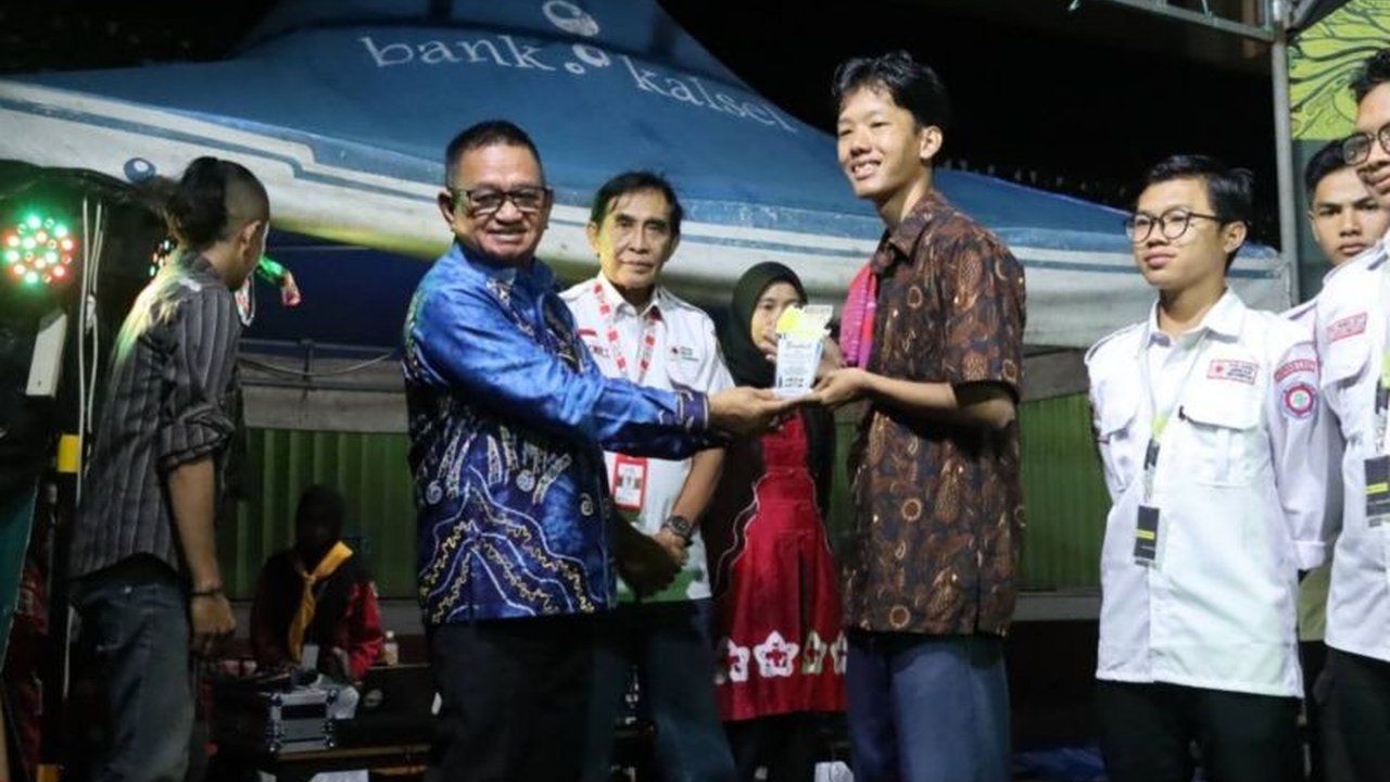 Temu Bakti X KSR PMI Perguruan Tinggi se-Indonesia di Kalsel sukses membangun karakter kemanusiaan relawan muda, menekankan pentingnya kerja sama dan pengabdian.