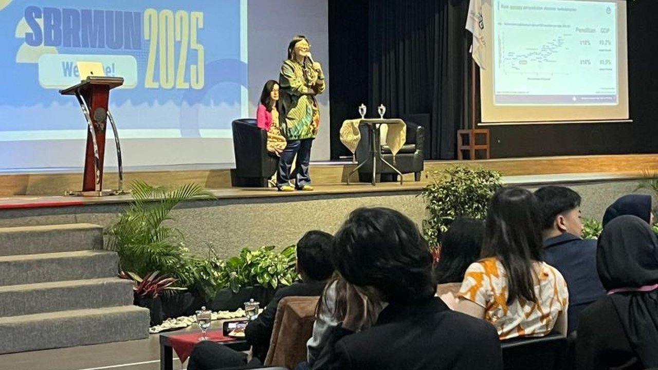 Wakil Menteri Pendidikan Tinggi, Sains dan Teknologi (Wamendiktisaintek) Prof. Stella Christie menekankan pentingnya penelitian sebagai solusi inovatif dan bertanggung jawab untuk pembangunan berkelanjutan dalam pembukaan SBRMUN 2025 di Bogor.