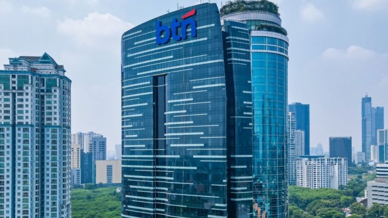 Bank BTN berhasil menyalurkan KPR subsidi senilai Rp173,84 triliun pada 2024,  mendorong pertumbuhan ekonomi nasional melalui sektor perumahan dan menyerap banyak tenaga kerja.