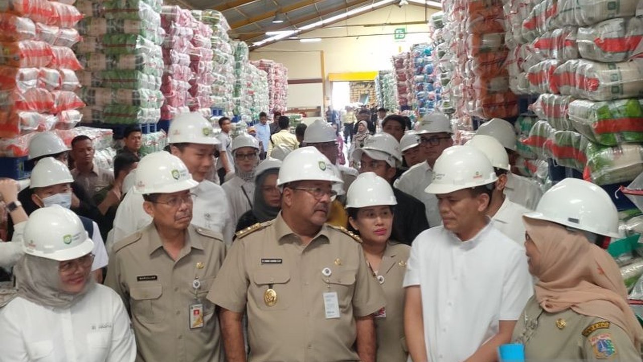 Pemprov DKI Jakarta akan mempertimbangkan kembali kenaikan tarif air minum yang dikeluhkan warga rusun karena dinilai memberatkan, meskipun keputusan awal berasal dari pemerintah pusat.