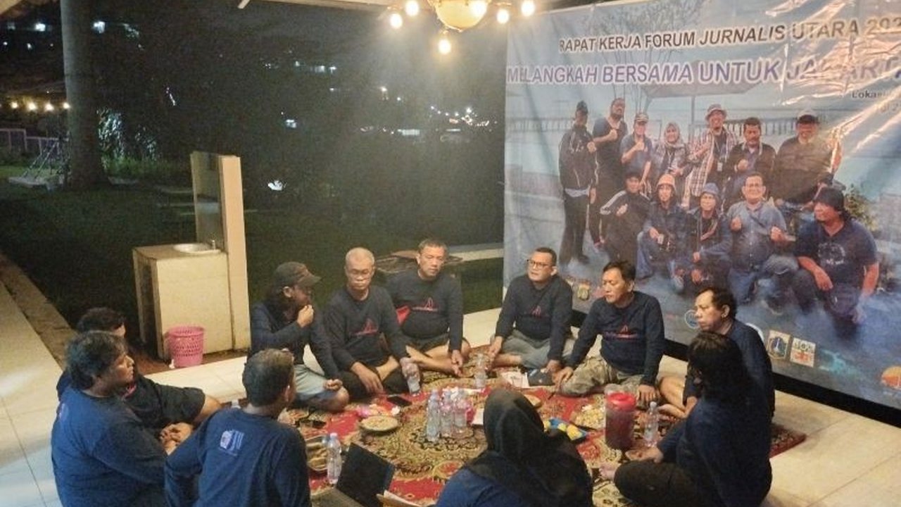 Forum Jurnalis Utara (FJU) meluncurkan program Lensa Anak Utara (LAUT) untuk melatih anak-anak pesisir Jakarta Utara di bidang jurnalistik, sebagai kontribusi membangun daerah.