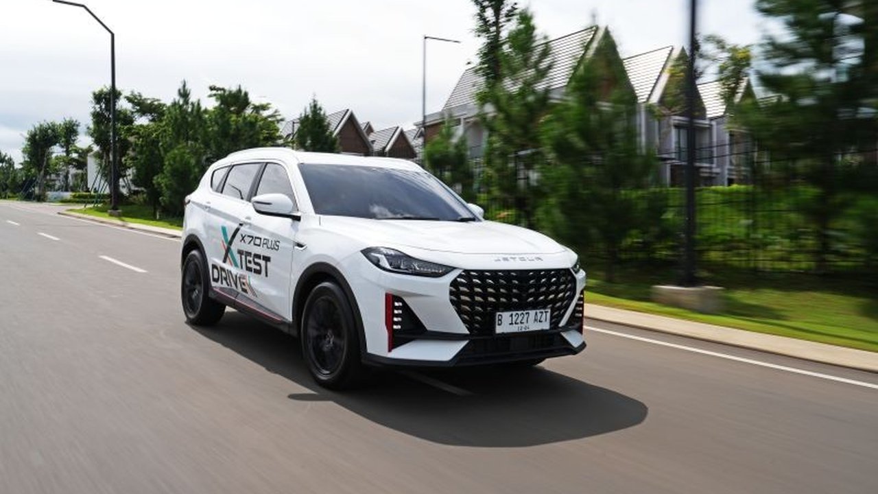 Jetour meningkatkan layanan purna jual di Indonesia dengan menghadirkan Call Center 24 jam, Roadside Assistance, dan Courtesy Car untuk memberikan ketenangan dan kepuasan pelanggan.