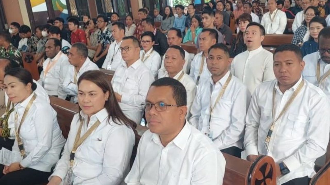 Para kepala daerah peserta retret di Akmil Magelang mengikuti ibadah sesuai agama masing-masing, membangun kebhinekaan dan komitmen untuk kemajuan bangsa lewat materi dari Lemhanas dan Menkeu.