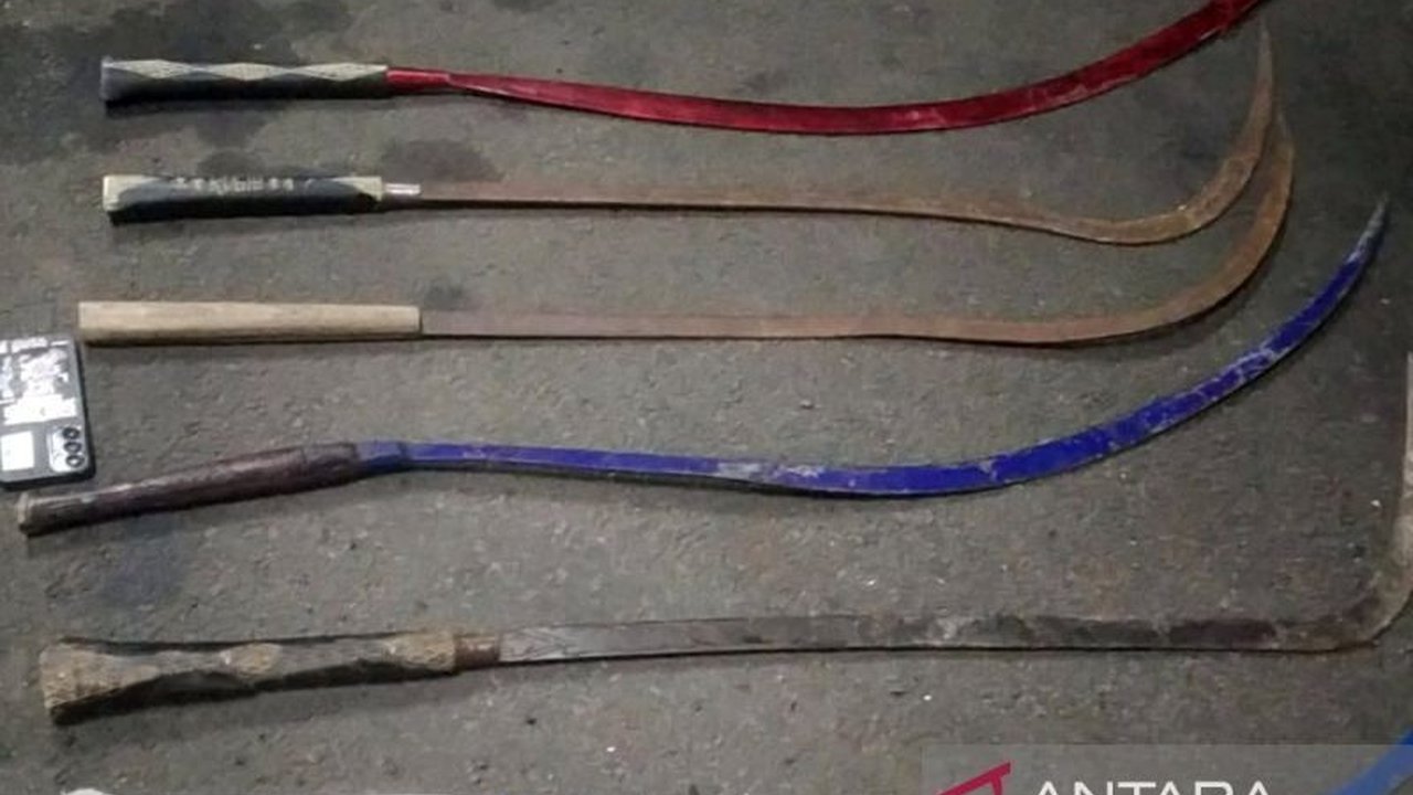 Polres Jakpus Ringkus Tiga Remaja Pelaku Tawuran di Cikini, Empat Celurit Disita!