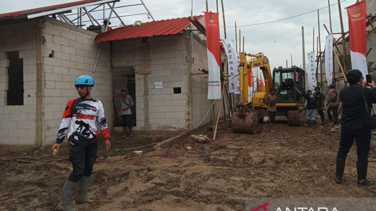 Banjir rob menerjang Eretan Kulon, Indramayu; Program Kampung Nelayan Sejahtera Bermartabat (KNSB) hadir sebagai solusi jangka panjang untuk meningkatkan kesejahteraan dan ketahanan warga pesisir.