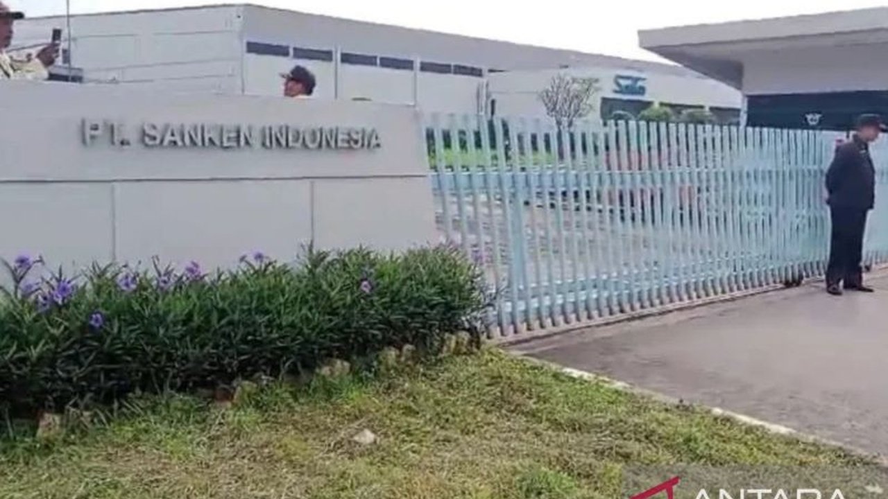 Partai Buruh dan KSPI akan menggelar aksi besar-besaran untuk mendesak pemerintah melindungi buruh dari PHK massal yang mengancam ribuan pekerja di berbagai sektor industri.