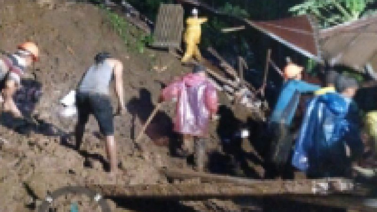 Bencana tanah longsor di Tapanuli Selatan, Sumatera Utara, menewaskan pasangan suami istri dan merusak beberapa rumah akibat hujan deras; upaya penanganan bencana tengah dilakukan.