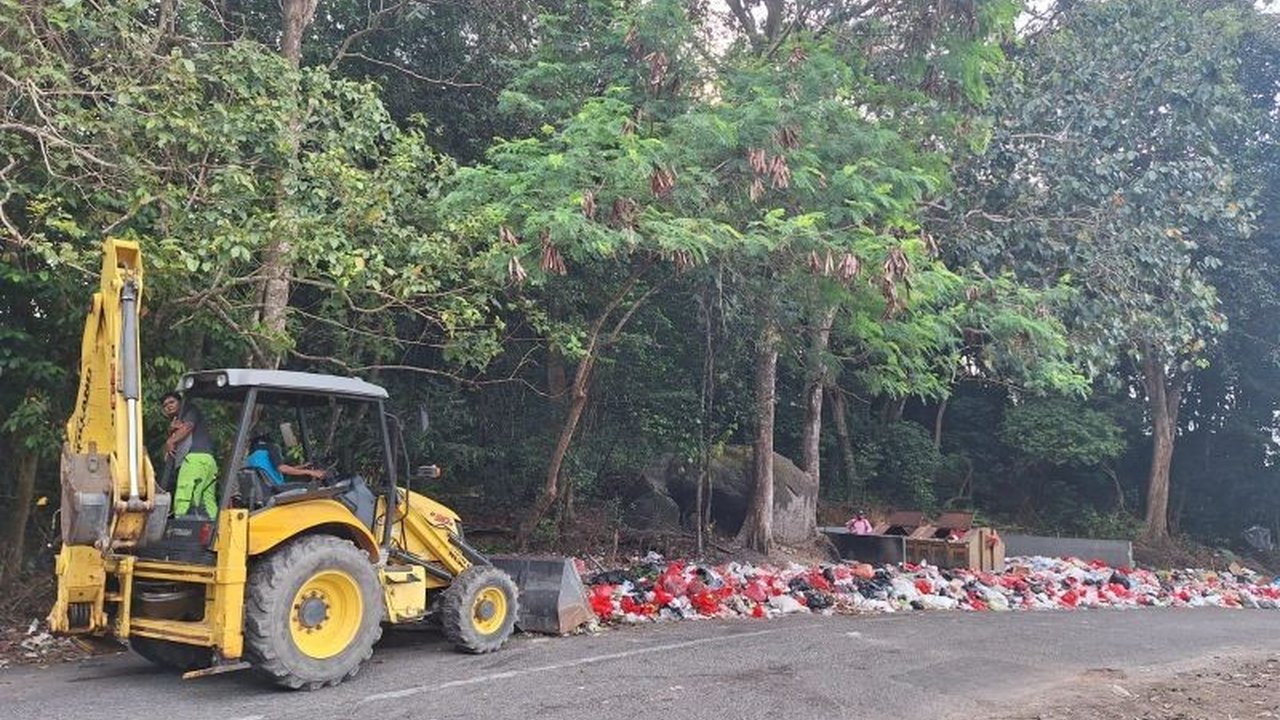 Dinas Lingkungan Hidup (DLH) Kabupaten Bangka meminta masyarakat meningkatkan peran aktif menjaga kebersihan lingkungan menyusul pengurangan jumlah petugas kebersihan.