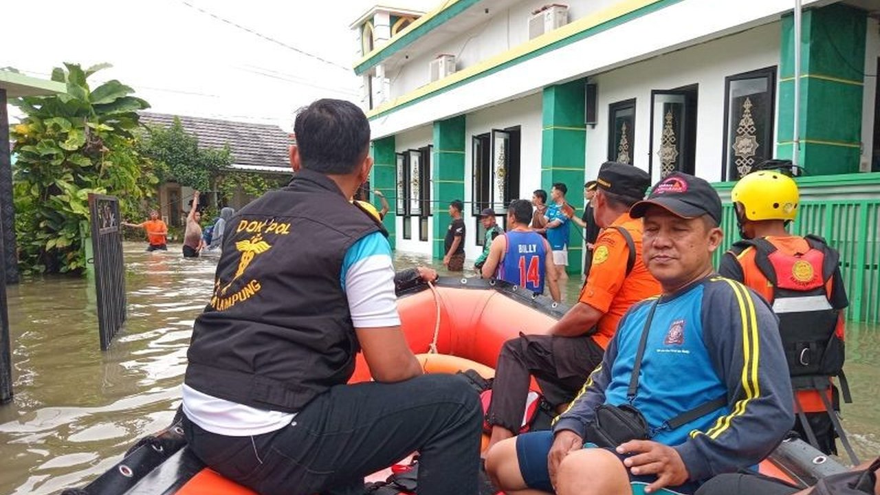 Banjir Lampung: Kementerian Sosial Salurkan Bantuan Rp568 Juta untuk Korban