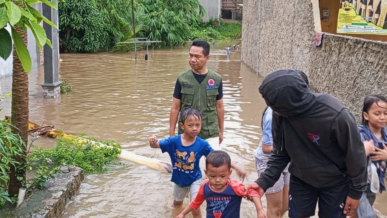 Banjir akibat hujan lebat di Lampung Selatan merendam 403 rumah di empat kecamatan, menyebabkan gangguan aktivitas warga, namun tidak ada korban jiwa.