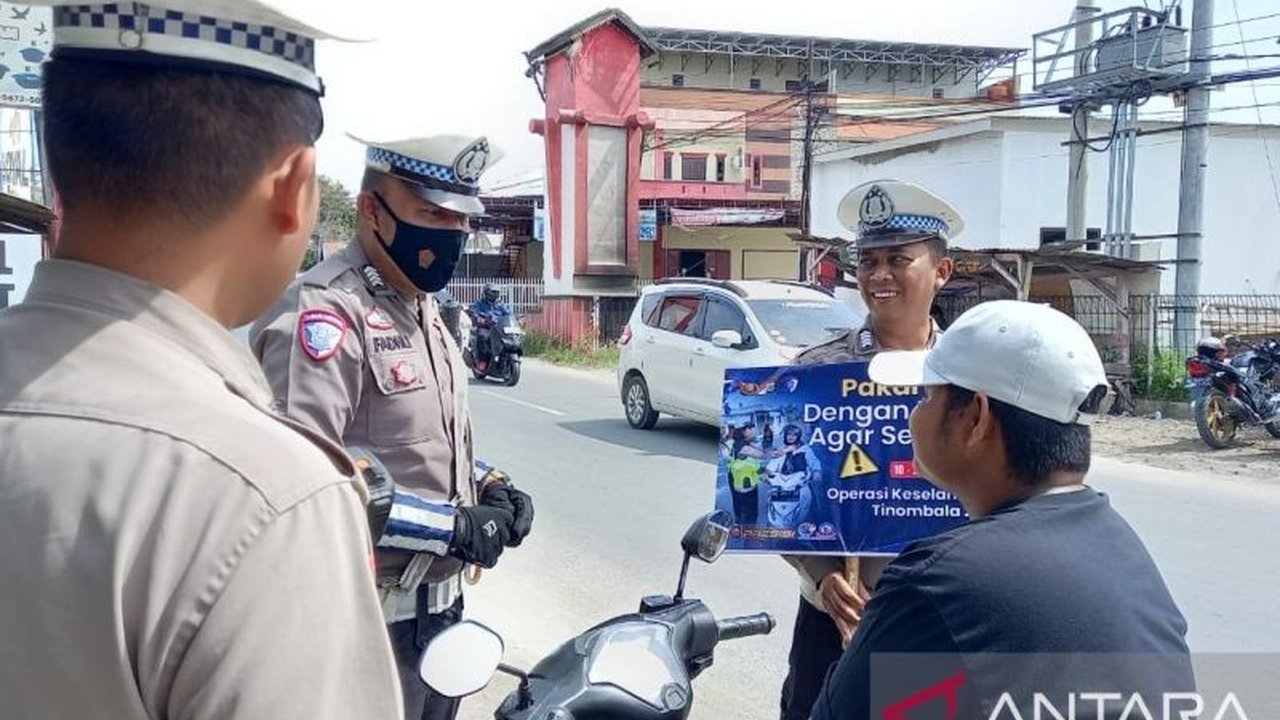 Polres Sigi mencatat 1.960 pelanggaran lalu lintas selama Operasi Keselamatan Tinombala 2025, didominasi pengendara tanpa helm dan tanpa sabuk pengaman;  empat kecelakaan terjadi dengan satu korban meninggal.