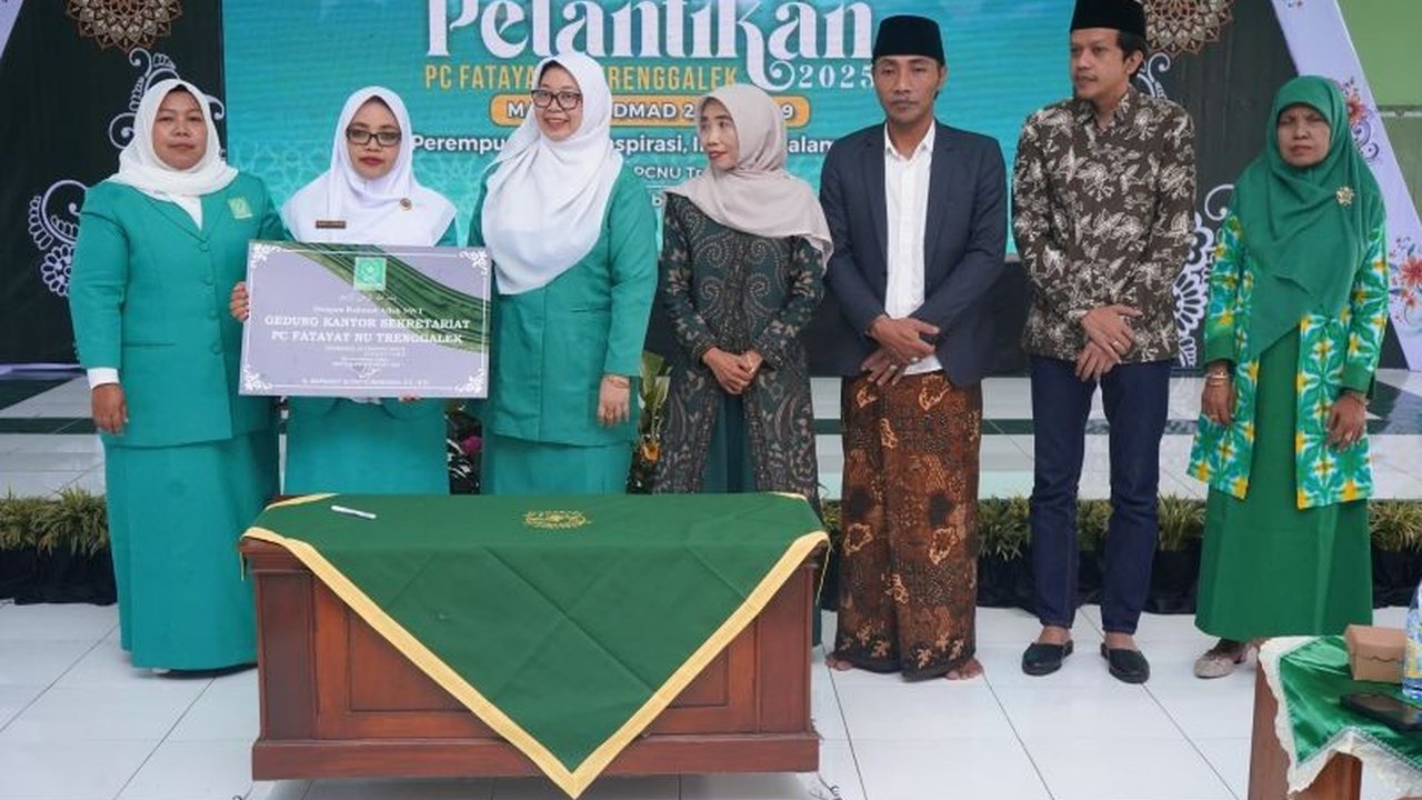 Wakil Bupati Trenggalek menghadiri pelantikan pengurus cabang Fatayat NU Trenggalek periode 2024-2029,  menekankan pentingnya sinergi pemerintah dan organisasi dalam pemberdayaan perempuan.
