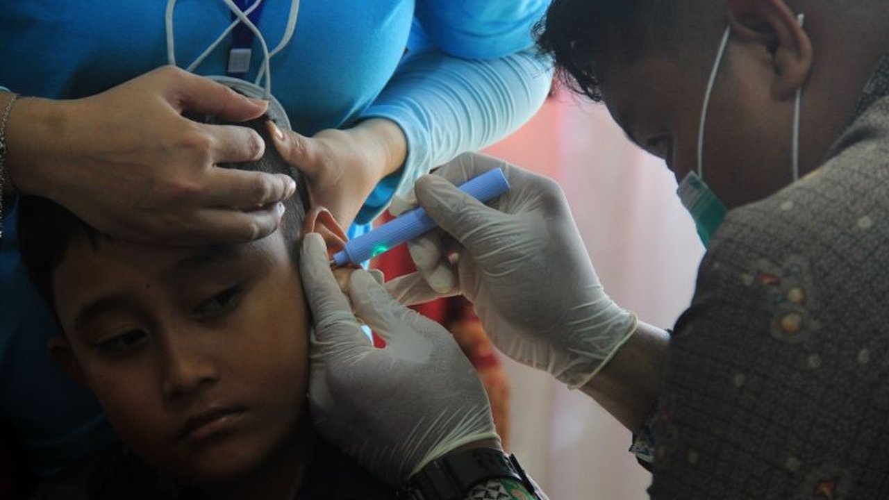 Dokter PERHATI-KL Cabang DKI Jakarta tekankan pentingnya deteksi dini gangguan pendengaran pada anak sebelum usia satu bulan untuk mencegah masalah komunikasi di kemudian hari.