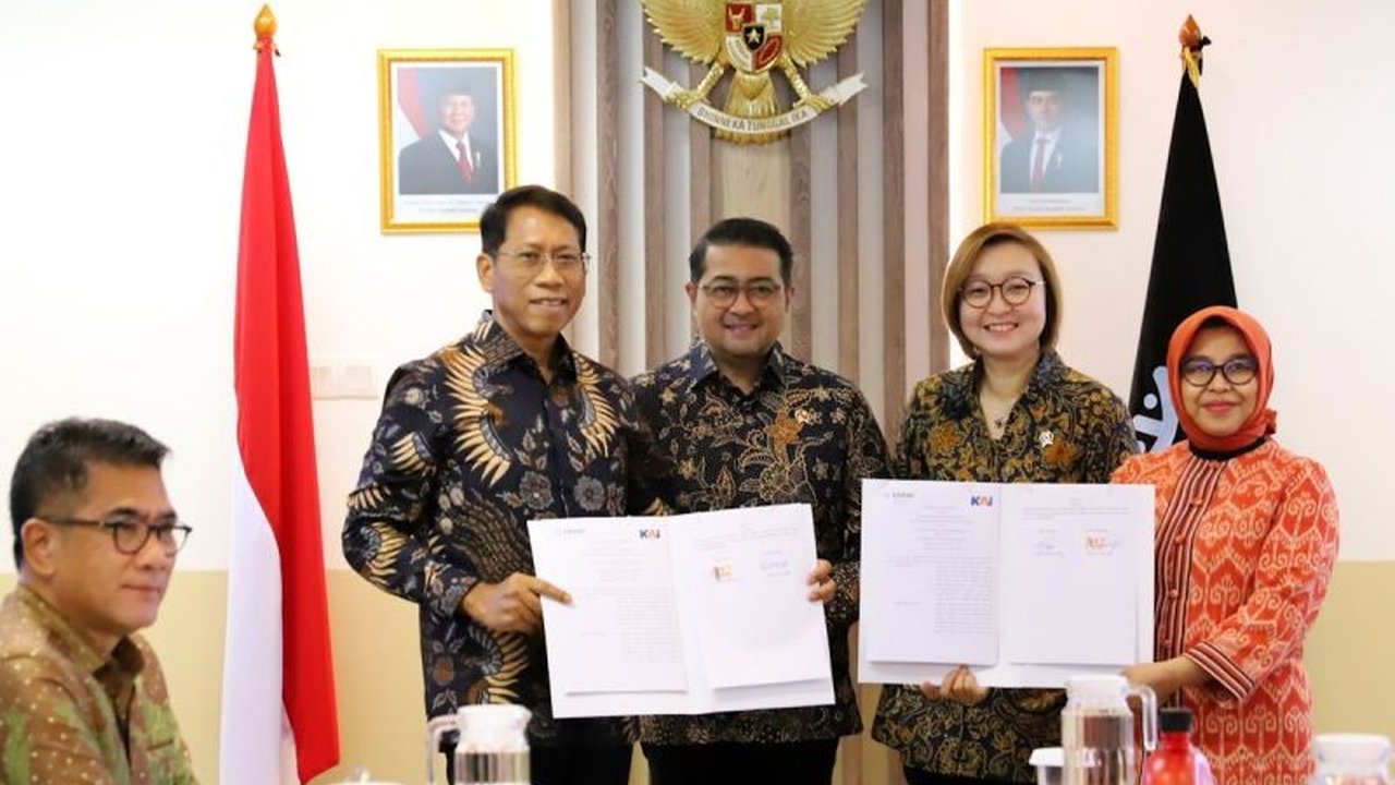 PT Kereta Api Indonesia (KAI) dan Kementerian Pariwisata dan Ekonomi Kreatif (Kemenparekraf) resmi menjalin kerja sama untuk mendorong pertumbuhan ekonomi kreatif Tanah Air melalui pemanfaatan aset KAI.