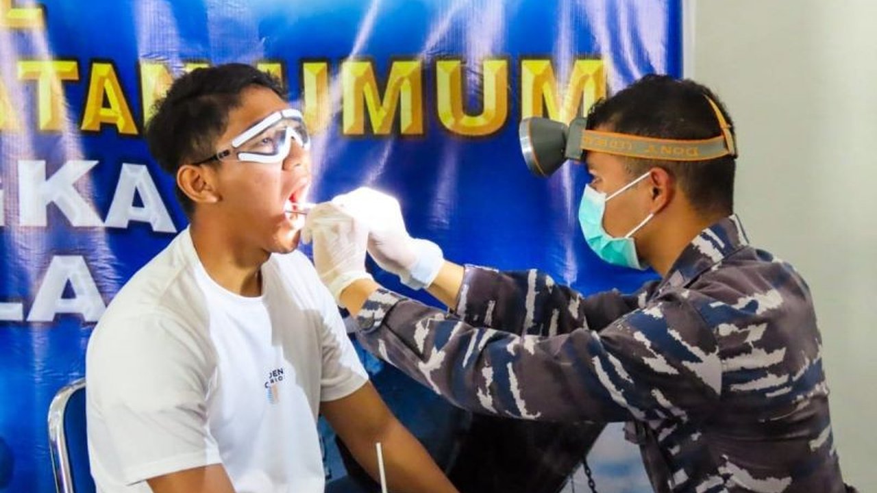 Lanal Ranai, Natuna, menggelar pemeriksaan kesehatan gratis bagi 34 pelajar SMA dalam rangka Operasi Trisila 25, sebagai bagian dari bakti sosial untuk mendeteksi dini penyakit dan memotivasi minat menjadi TNI/Polri.