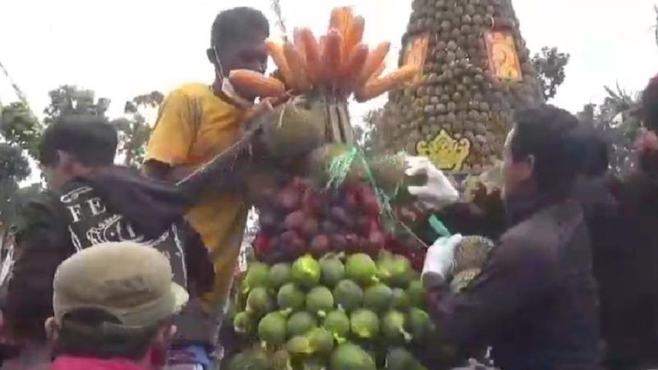 Pemkab Jombang menggelar Kenduri Durian sebagai ucapan syukur atas melimpahnya hasil panen durian dan potensi wisata di Kecamatan Wonosalam.