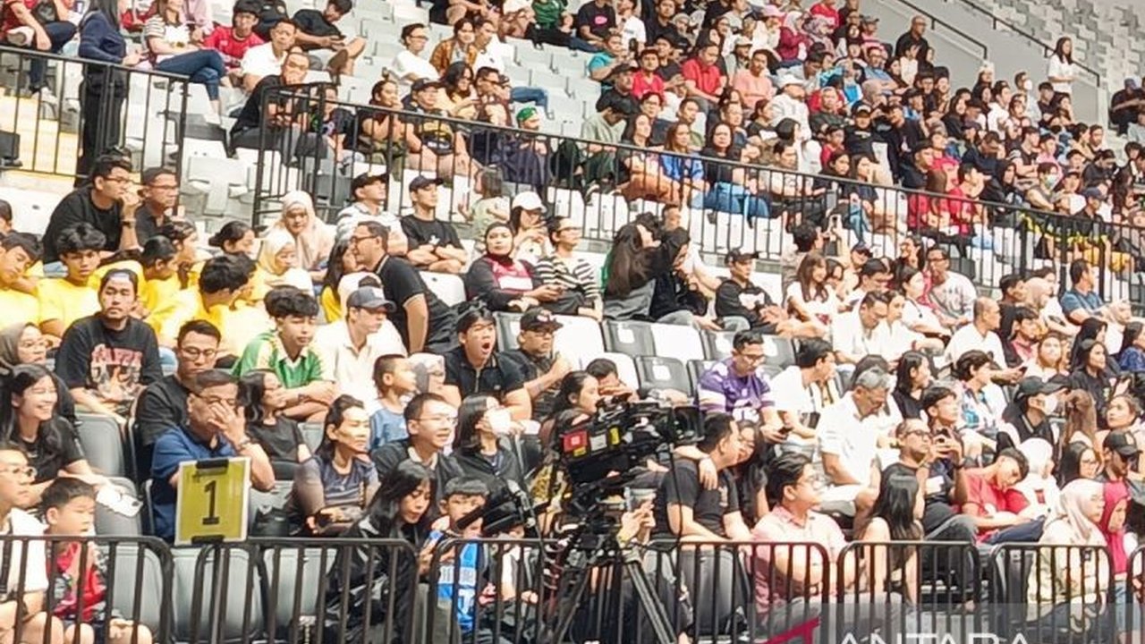 Timnas basket putra Indonesia gagal melaju ke FIBA Asia Cup 2025 setelah kalah di kualifikasi, namun para penggemar tetap memberikan apresiasi atas perjuangan para pemain.