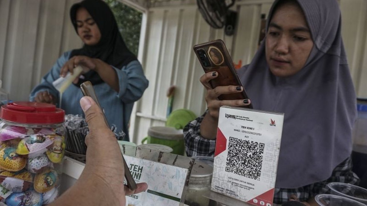 Transaksi QRIS mencapai Rp80,88 triliun di Januari 2025, dengan BI yang tengah mempercepat implementasi QRIS Tap dan penurunan biaya MDR untuk merchant.
