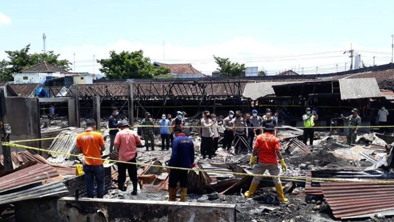 Pemerintah Kabupaten Tulungagung mengusulkan revitalisasi total Pasar Campurdarat dan Pasar Besuki senilai Rp16 miliar untuk meningkatkan perekonomian dan PAD, menunggu persetujuan pemerintah pusat.