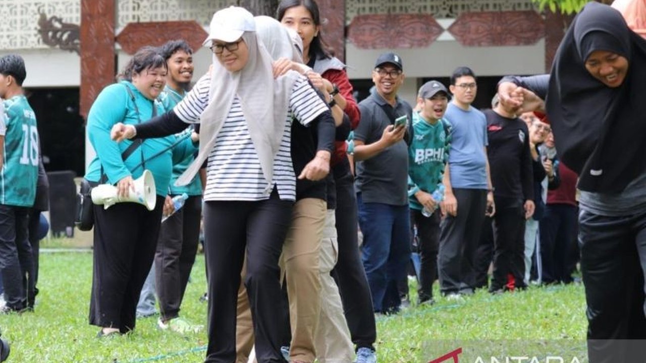 Kalimantan Selatan menjadi tuan rumah Hari Bakti Rimbawan 2025, momentum penting untuk memperkuat sinergi antar lembaga dalam menjaga kelestarian alam dan lingkungan hidup.