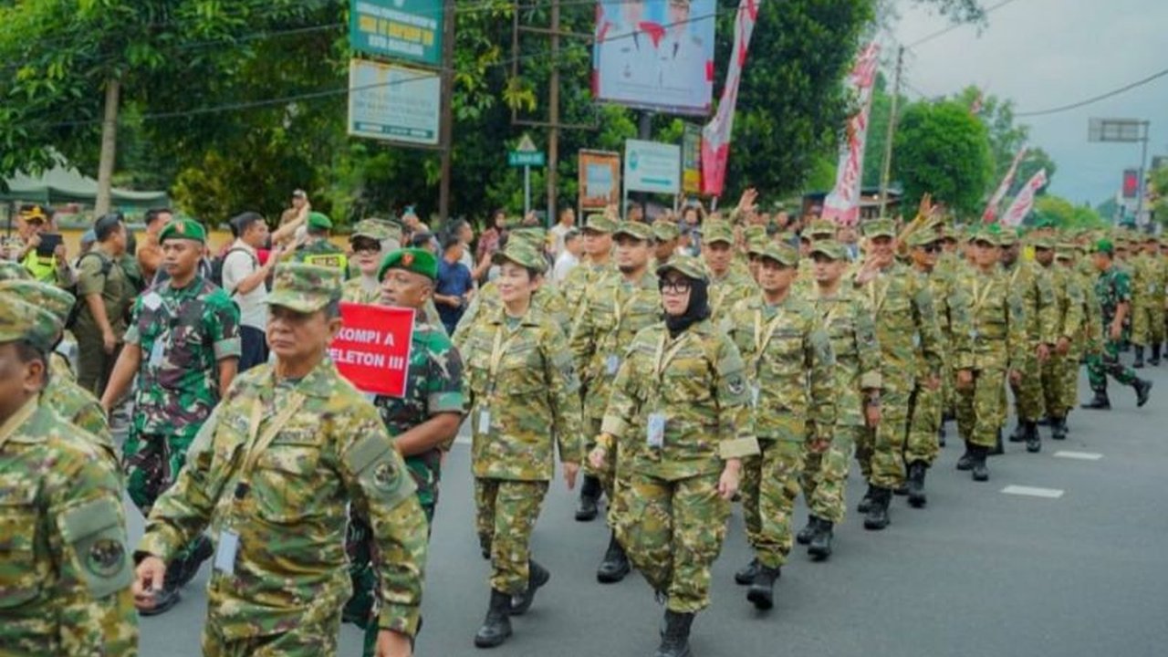 Dilema kepala daerah dihadapkan pada pilihan loyalitas partai atau panggilan negara dalam retret di Akmil, menimbulkan pertanyaan tentang keseimbangan kepentingan politik dan kenegaraan.