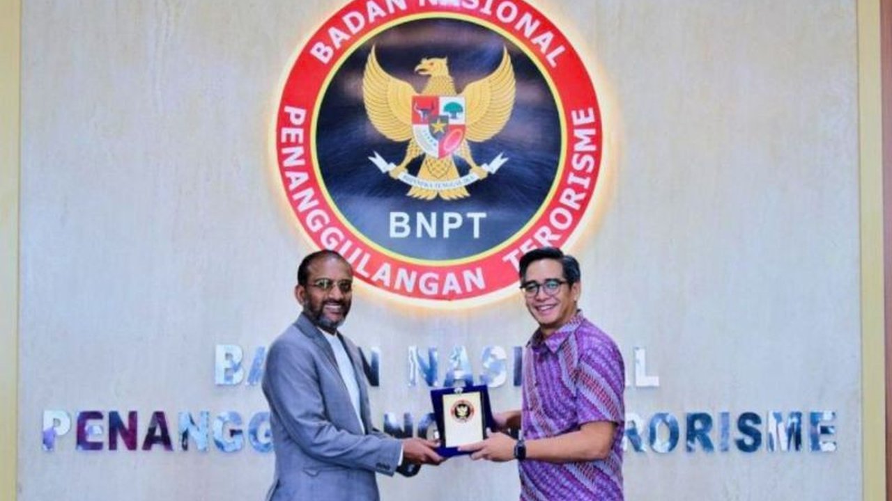 BNPT RI menekankan pentingnya kerja sama internasional untuk melawan penyebaran propaganda terorisme online, memanfaatkan teknologi dan kolaborasi guna mencegah aksi terorisme di dunia maya.