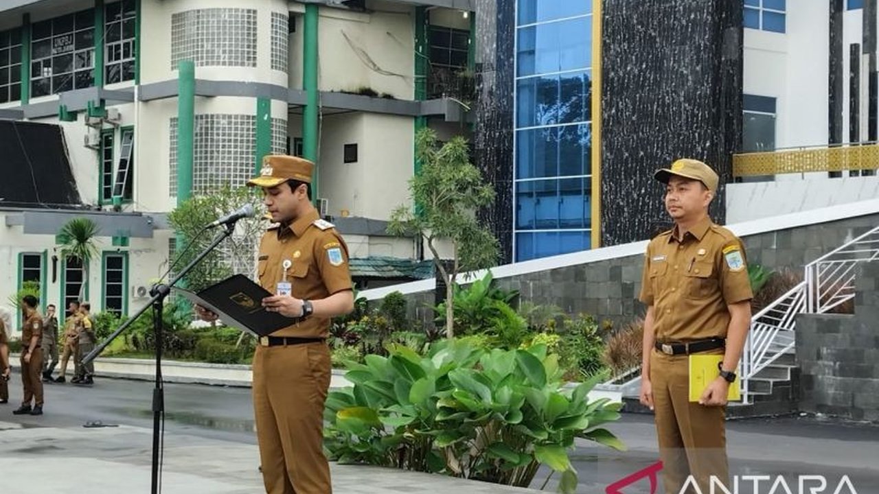 Wakil Wali Kota Jambi, Diza Hazra Aljosha, tekankan pentingnya optimisme ASN dalam menjalankan program pemerintahan baru, termasuk pembenahan infrastruktur dan pengelolaan sampah, serta dukungan terhadap 11 program unggulan.