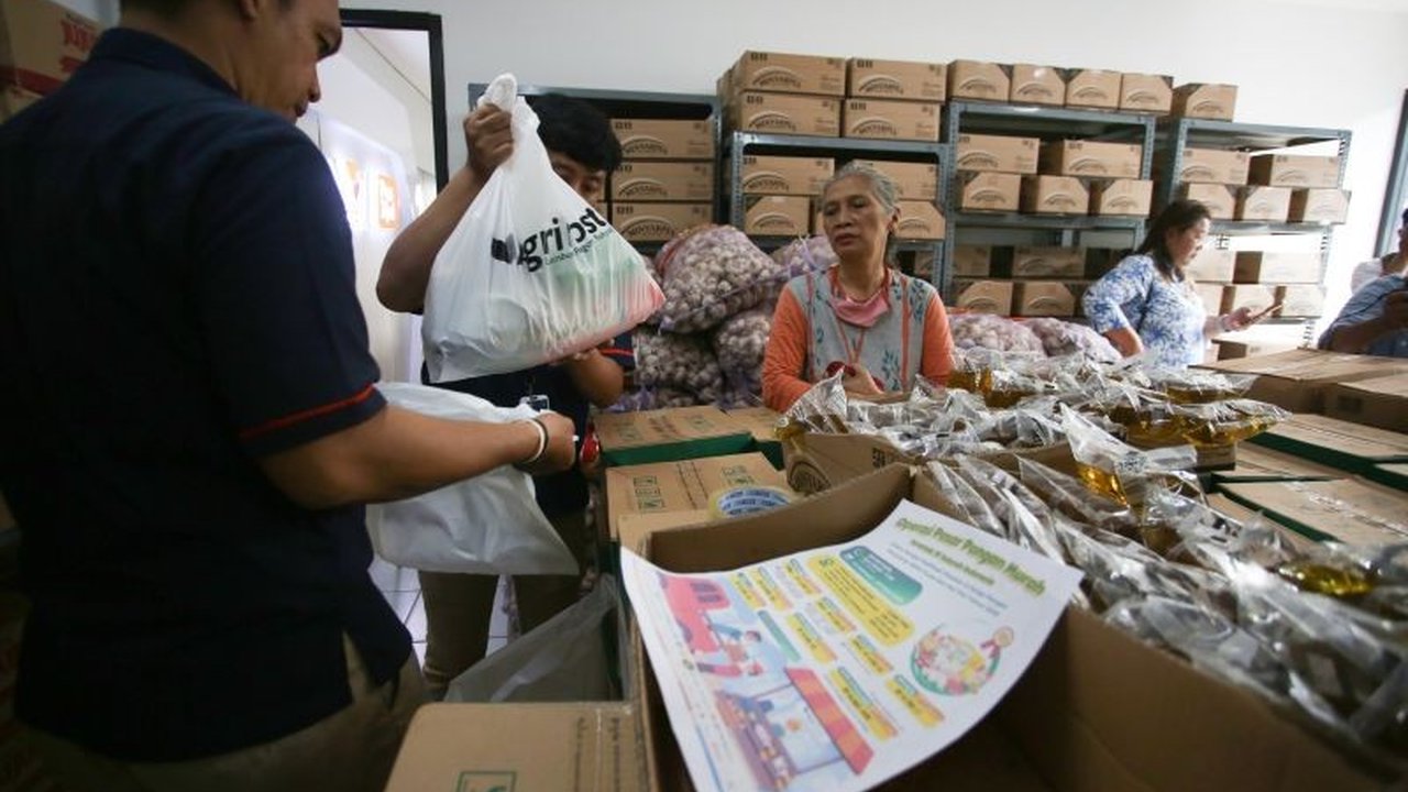 Pemerintah Kabupaten Karimun melalui TPID hadirkan solusi ketersediaan bahan pokok masyarakat lewat Kedai Pangan yang tersebar di sejumlah pelabuhan, menekan inflasi dan menjamin kebutuhan pokok tetap terjangkau.