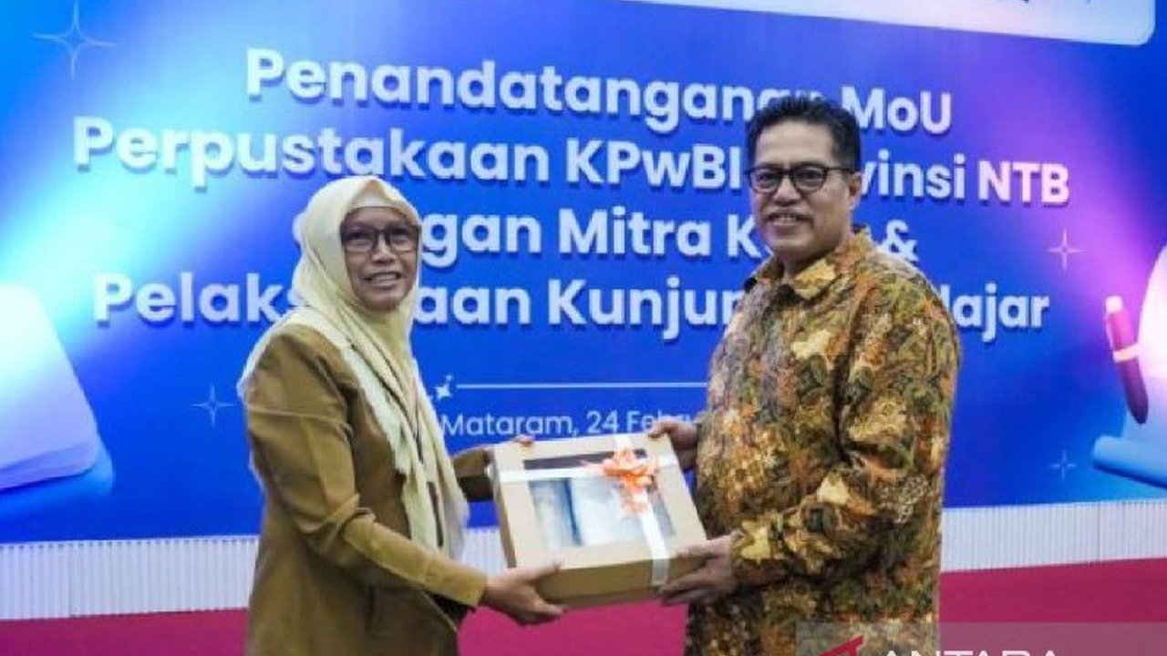 Bank Indonesia NTB menjalin kerja sama dengan tiga mitra untuk mengembangkan perpustakaan, membuka akses publik pada 2025 dengan koleksi buku fisik dan digital yang beragam.