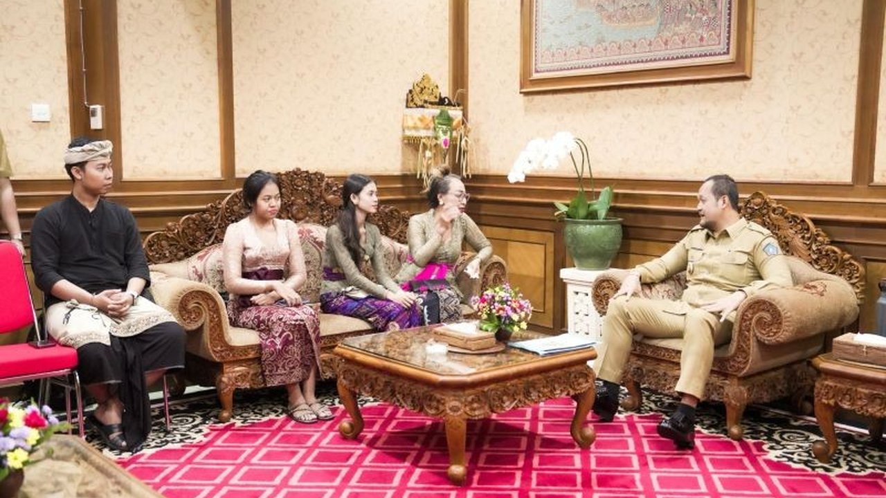 Wabup Badung Dukung Kreativitas Pemuda, Beri Bantuan untuk Pembuatan Ogoh-ogoh