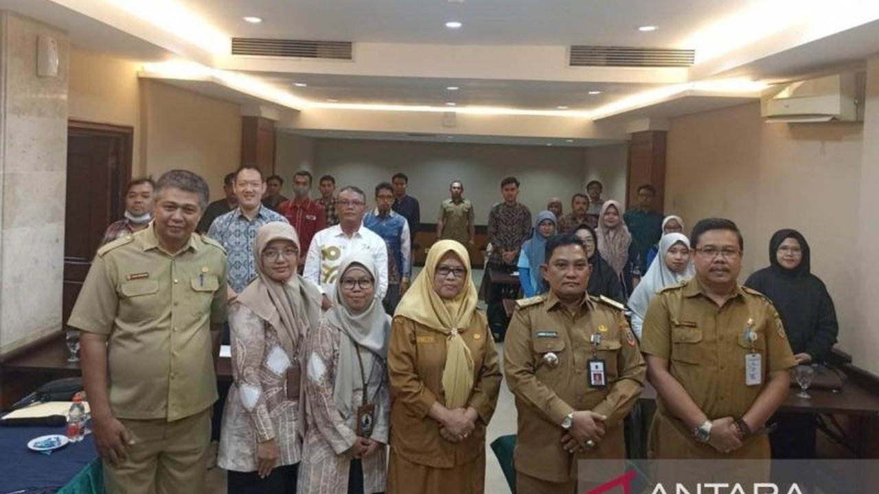 Dinas Perindustrian Kalsel tegaskan industri air minum kemasan wajib patuhi SNI dan Permenperin Nomor 62 Tahun 2024 guna memastikan keamanan, kesehatan, dan keselamatan konsumen serta daya saing produk.