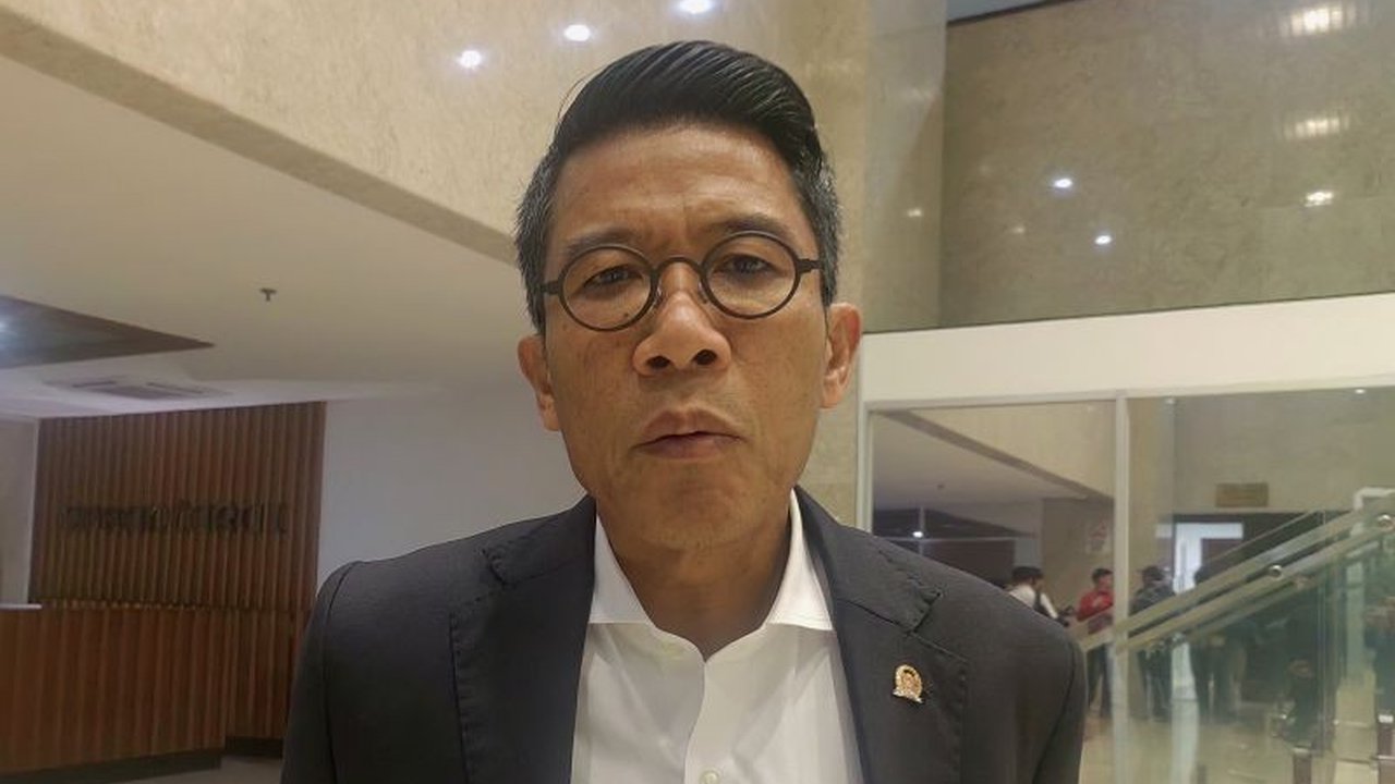 DPR RI memberikan apresiasi tinggi terhadap peluncuran Badan Pengelola Investasi Daya Anagata Nusantara (BPI Danantara) yang diharapkan mampu meningkatkan kesejahteraan rakyat dan diawasi ketat untuk mencegah korupsi.