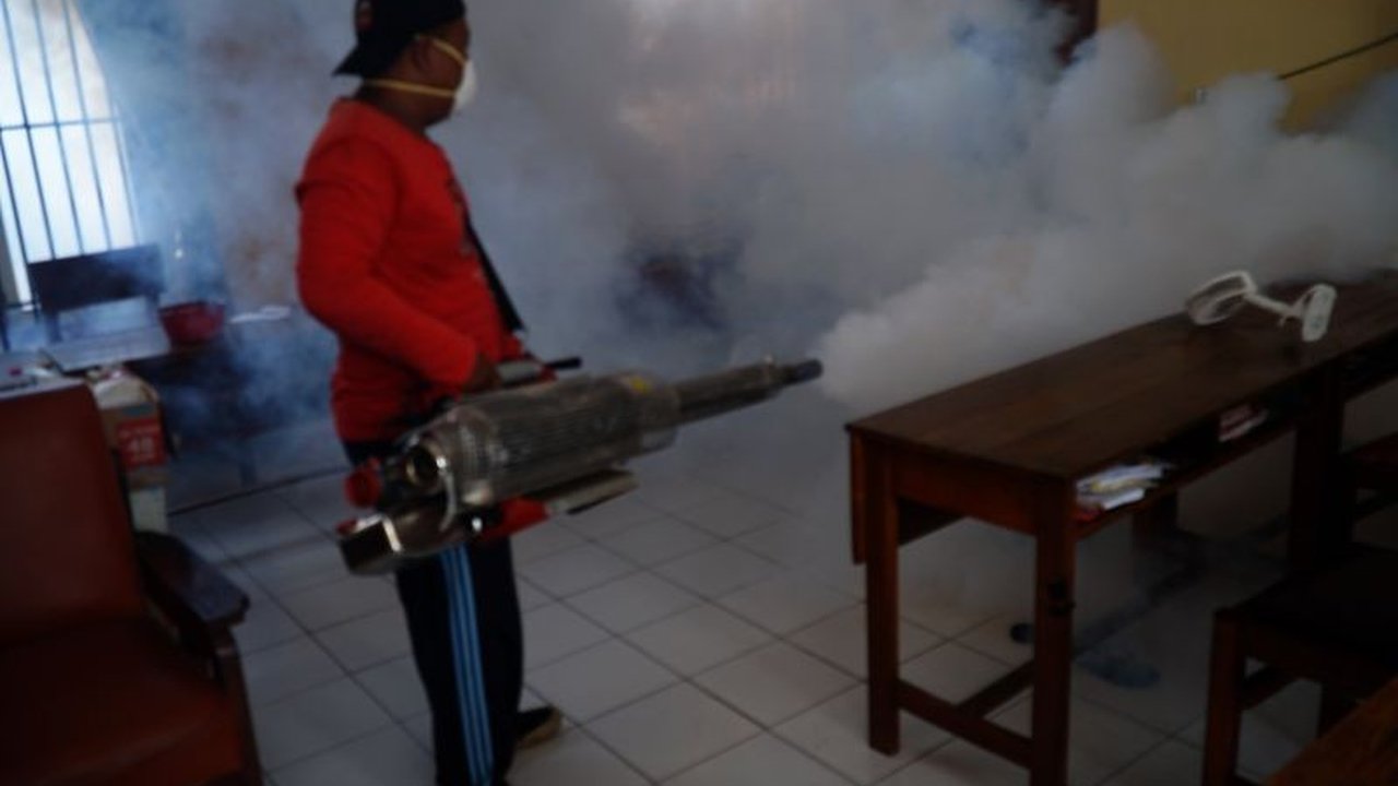 Dinas Kesehatan Tulungagung mengajukan tambahan anggaran fogging ke DPRD karena peningkatan kasus demam berdarah dan empat kematian di awal tahun 2025.