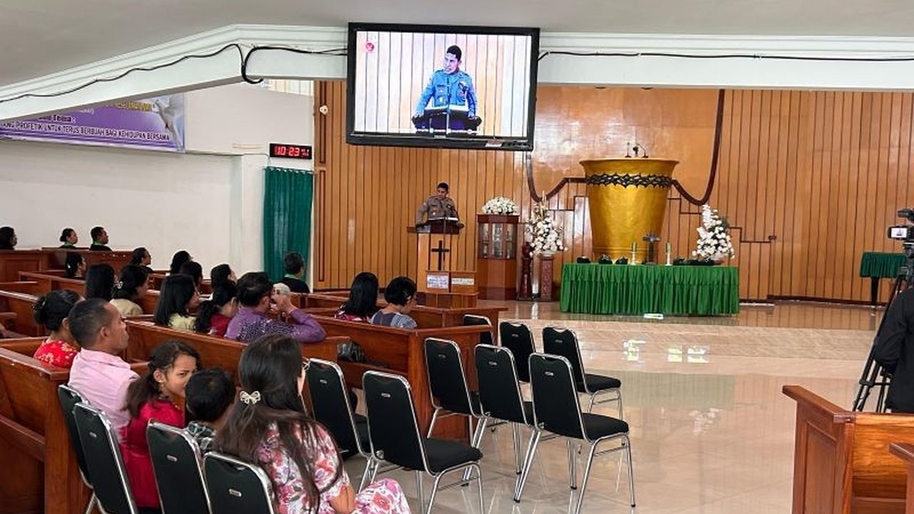 Polda Maluku mengajak masyarakat Maluku untuk meningkatkan toleransi dan kerukunan antarumat beragama selama Ramadhan, serta mengoptimalkan pengamanan di berbagai tempat.
