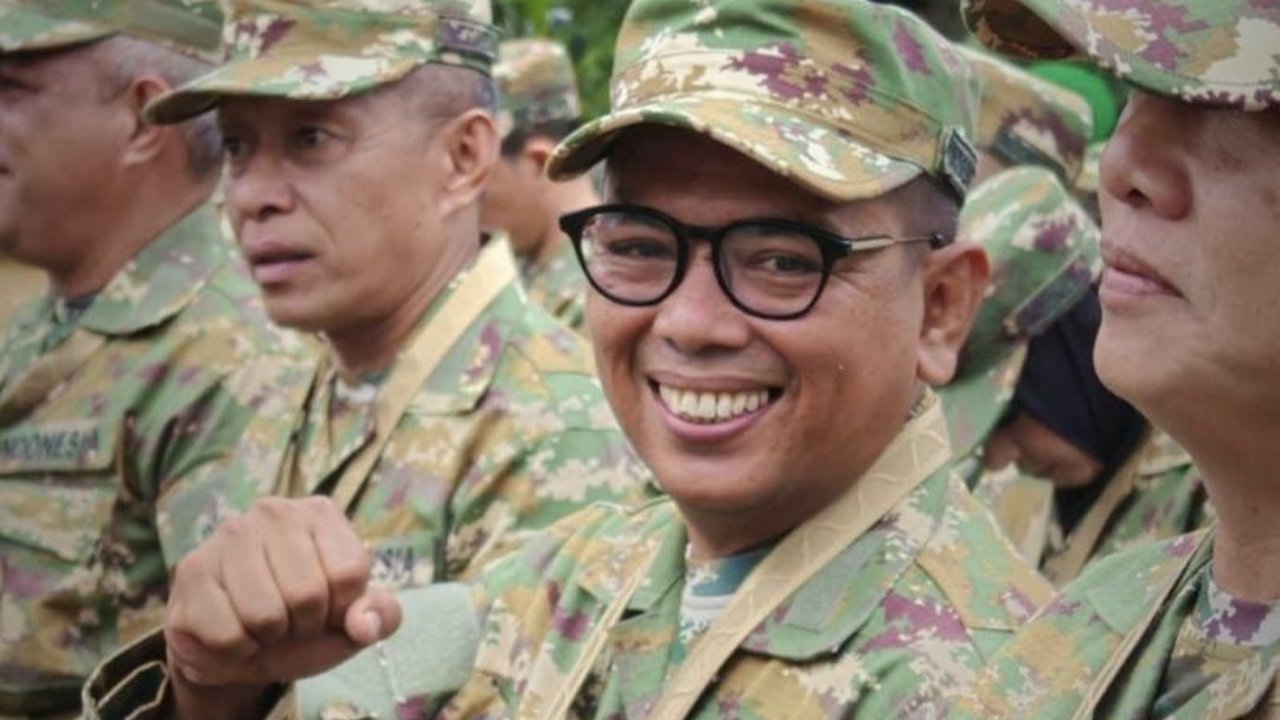 Gubernur Banten, Andra Soni, mendorong intervensi pemerintah provinsi dalam pembangunan jalan desa di tengah keterbatasan regulasi, serta menyoroti disparitas fiskal antar daerah dalam retret kepala daerah se-Indonesia di Akmil Magelang.