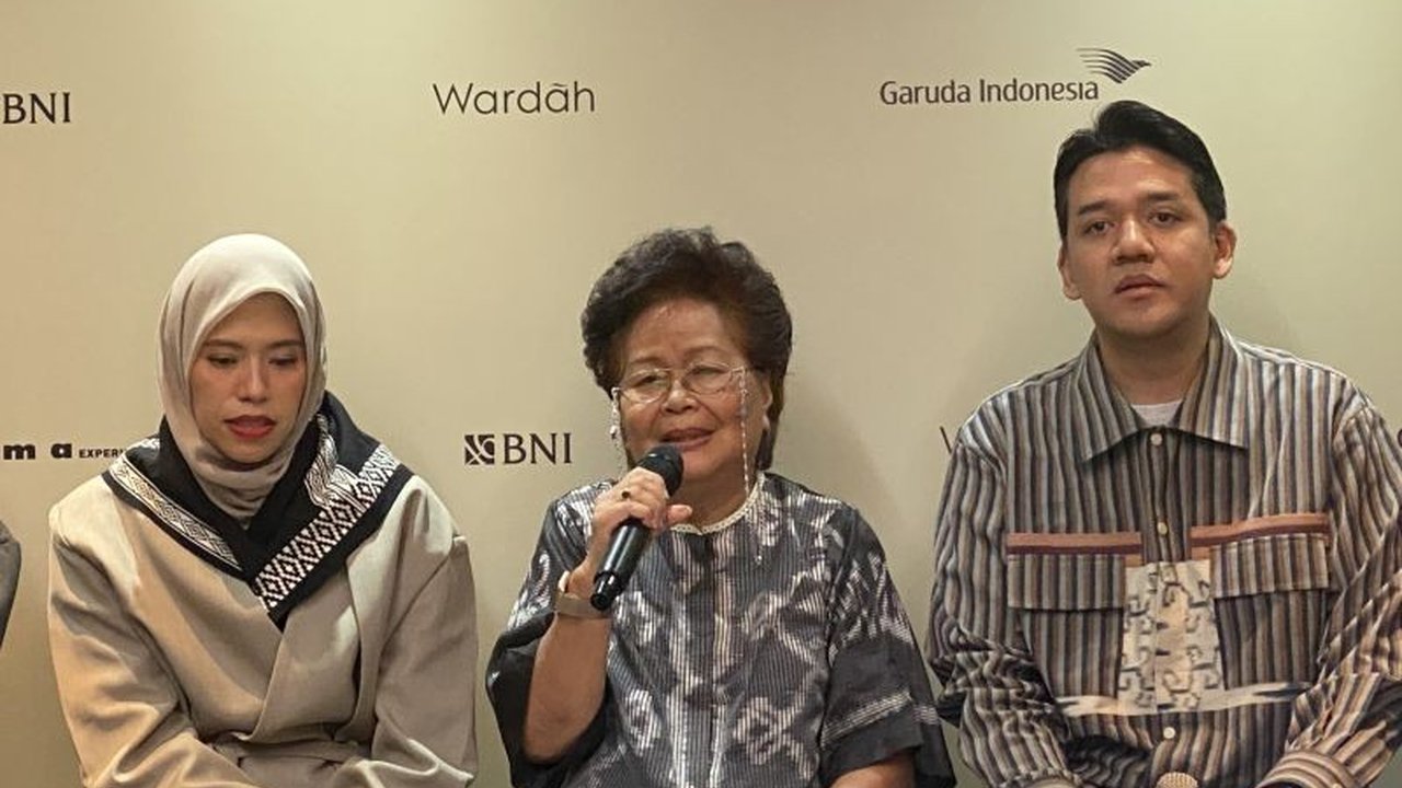 Cita Tenun Indonesia (CTI) menyoroti minimnya pengenalan kain tenun Indonesia pada wisatawan mancanegara di sektor fesyen, kalah saing dengan negara lain seperti Jepang yang sangat menghargai warisan budayanya.