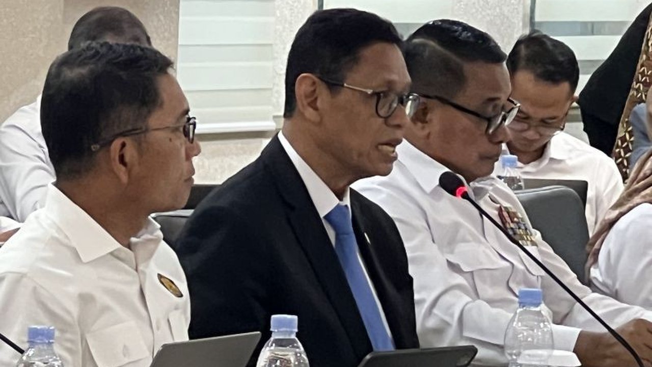 Pemerintah perlu tambahan lahan sawit hingga 2,3 juta hektare untuk implementasi biodiesel B50, membuka peluang pemanfaatan kebun rakyat demi swasembada energi.