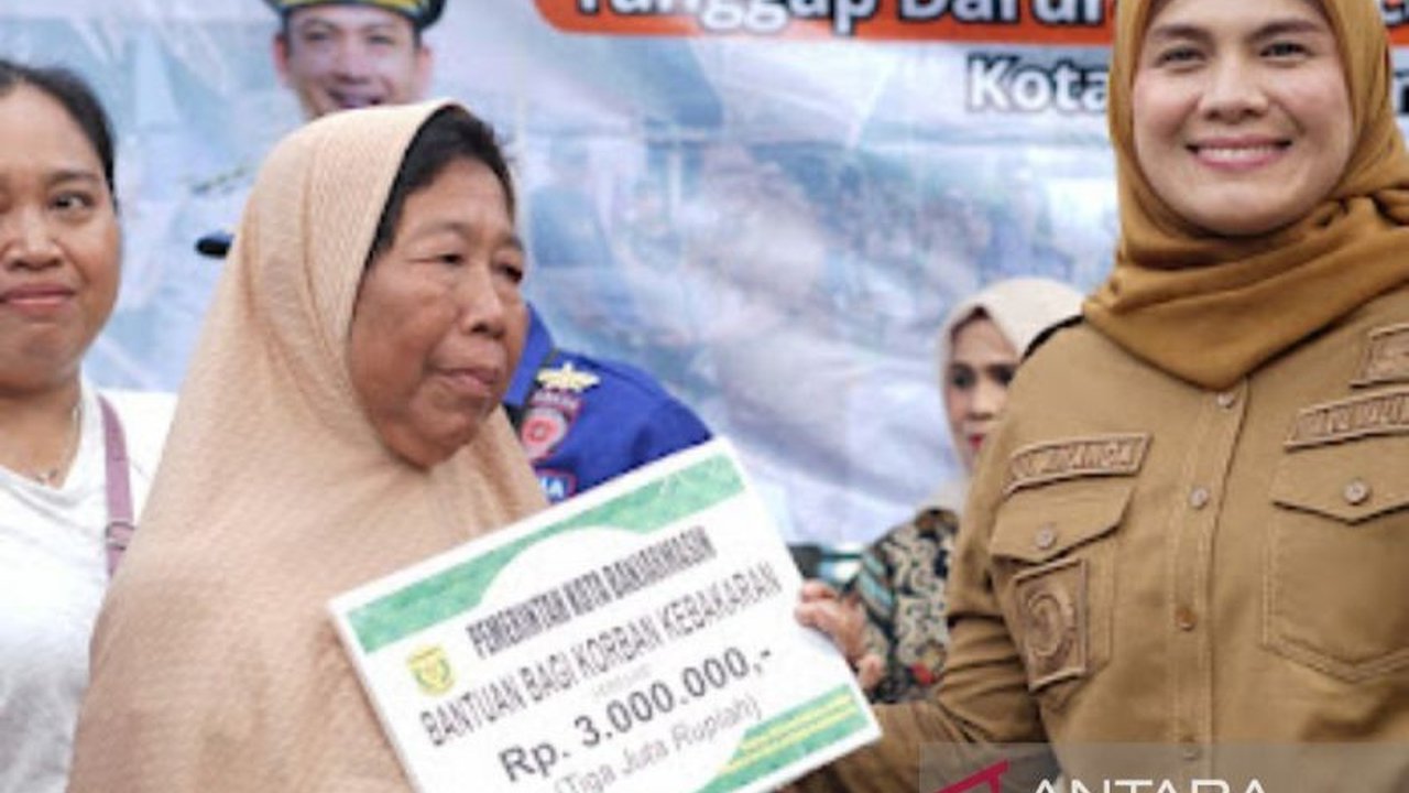 Pemerintah Kota Banjarmasin berkomitmen mengurangi risiko kebakaran di pemukiman padat dengan berbagai langkah mitigasi, termasuk pendataan relawan dan peningkatan standar keamanan.