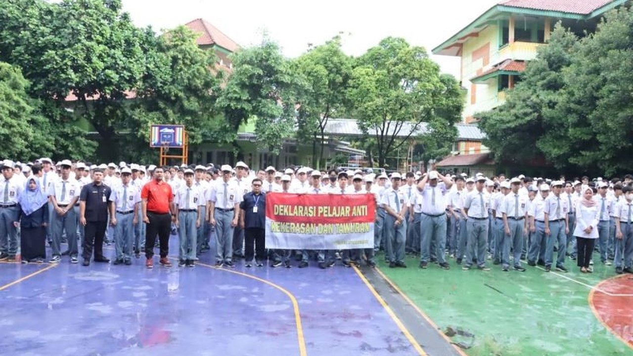 Sebanyak 1.172 pelajar dari 10 sekolah di Palmerah, Jakarta Barat, mendeklarasikan diri sebagai 'Pelajar Anti Tawuran dan Kekerasan', berkomitmen menjaga kondusifitas wilayah.